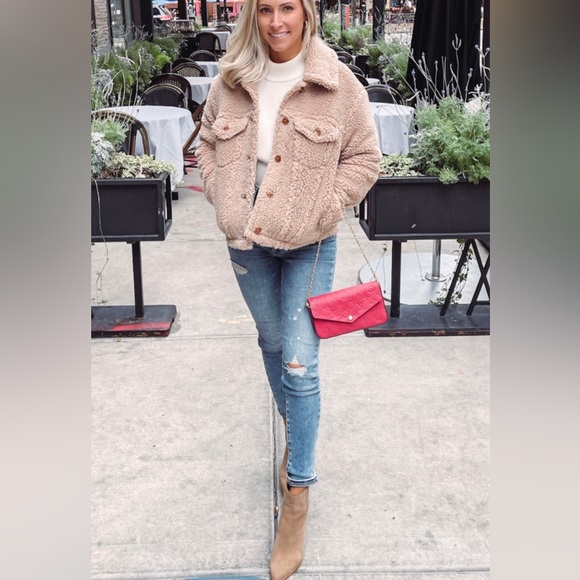 Aritzia Jacket - Picture 2 of 7